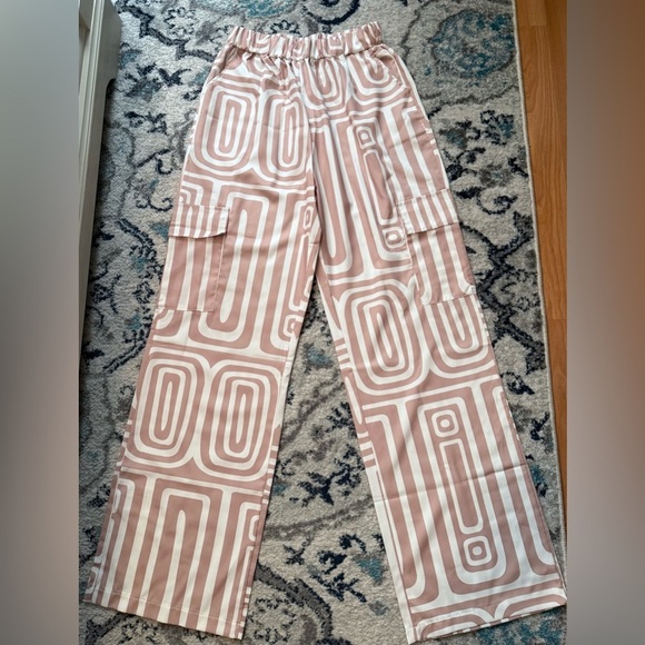 Women’s Flowy Palazzo Pants Sz M Tan And White Geometric Pattern With Pockets - Picture 9 of 12